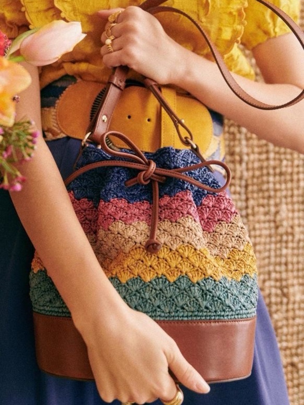 Sézane Alma bucket bag - Multicolor Raffia with Brown Leather Trim